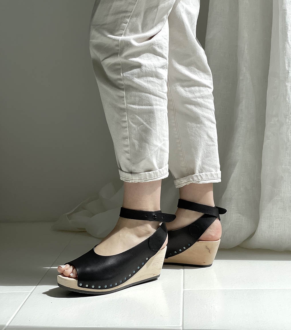 Wooden wedge clogs Trippen Orinoco f black leather