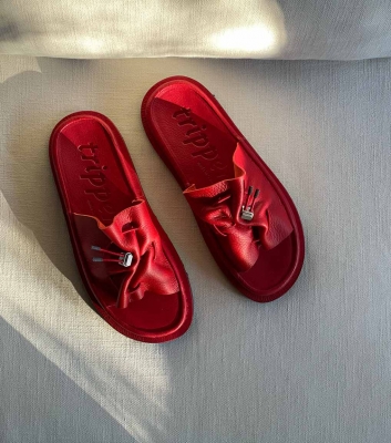 flat mules synergy f red