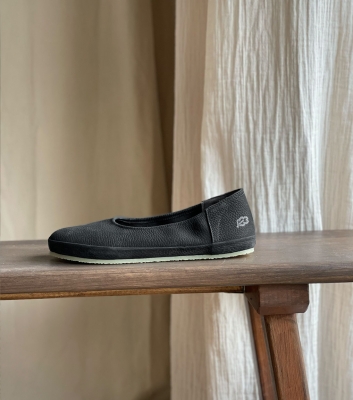 ballerines barefoot...