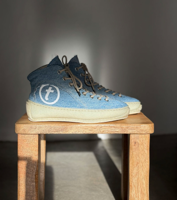 sneakers aware f jeans