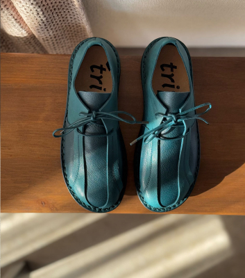 lace-up shoes watershed f...