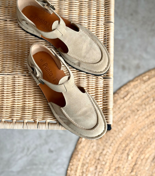 closed-toe sandals hand 1112 latte creme