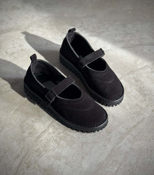 ballerinas ina black