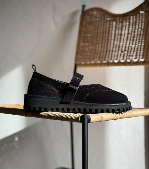 ballerinas ina black