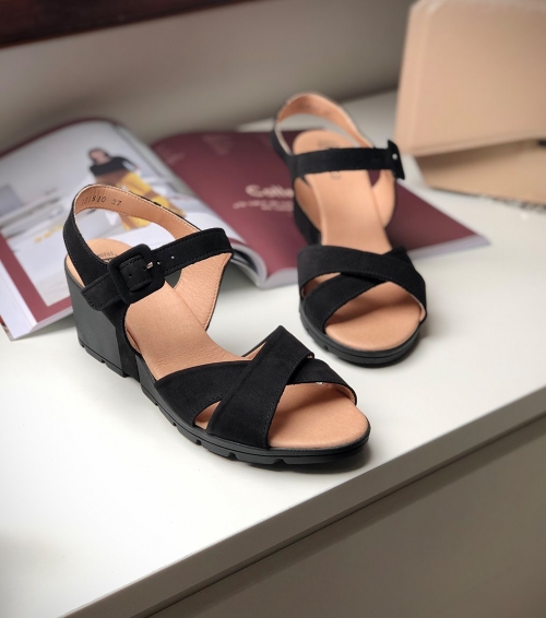 sandals carl black