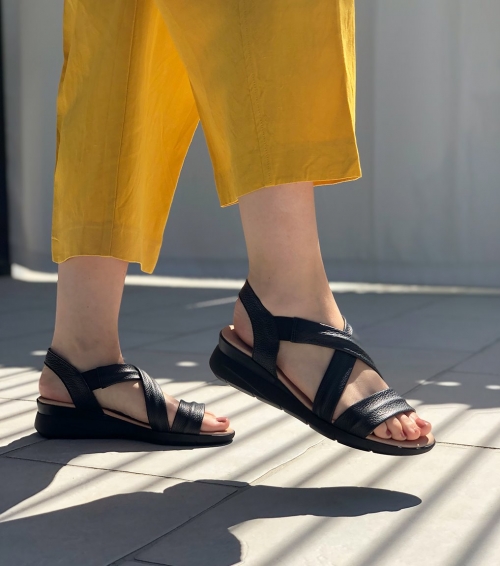 sandals harry black